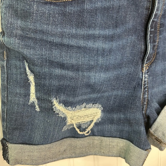 Universal Thread Women’s High Rise Midi Jean Shorts, 12 - Picture 2 of 5